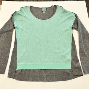 C&C California High Low Sweater size Large